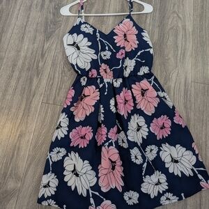Chic Floral Mini Dress in Navy and Pink